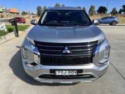 2023 Mitsubishi
Outlander LS