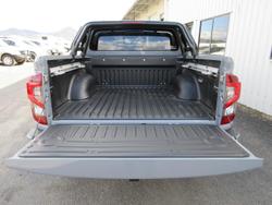 2025 Nissan
                Navara PRO-4X