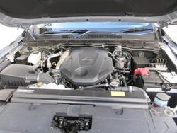 2025 Nissan
                Navara PRO-4X