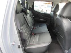 2025 Nissan
                Navara PRO-4X
