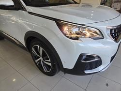 2018 Peugeot
                3008 Allure