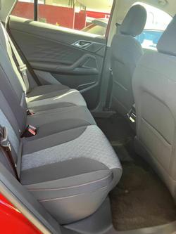 2024 MG
                HS Vibe