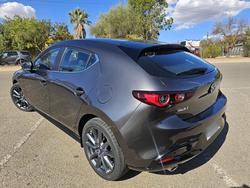 2024 Mazda
3 G20 Evolve