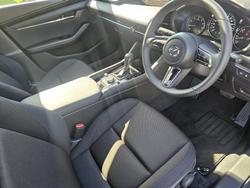 2024 Mazda
3 G20 Evolve
