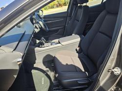 2024 Mazda
3 G20 Evolve