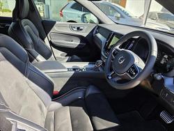 2017 Volvo
XC60 T6 R-Design