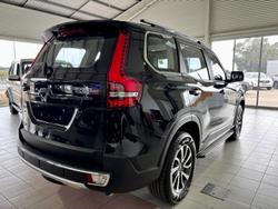 2025 Mahindra Scorpio Z8L 4X4 Napoli Black