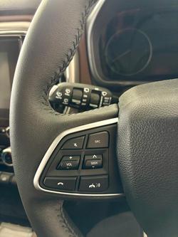 2025 Mahindra Scorpio Z8L 4X4 Napoli Black