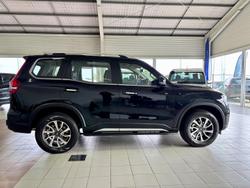 2025 Mahindra Scorpio Z8L 4X4 Napoli Black