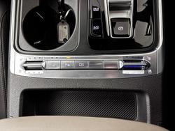 2024 Kia
Carnival GT-Line HEV