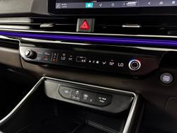 2024 Kia
Carnival GT-Line HEV