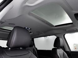 2024 Kia
Carnival GT-Line HEV