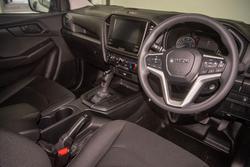 2025 Isuzu
D-MAX SX High Ride
