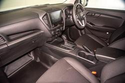 2025 Isuzu
D-MAX SX High Ride