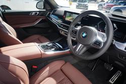 2024 BMW
                X5 M60i