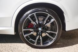 2024 BMW
                X5 M60i