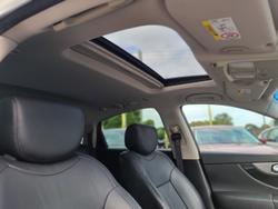 2019 INFINITI
                QX70 GT