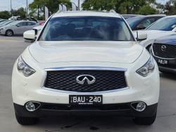 2019 INFINITI
                QX70 GT