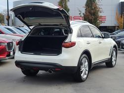 2019 INFINITI
                QX70 GT