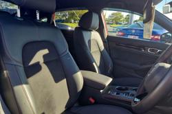 2023 Honda
                Civic VTi LX