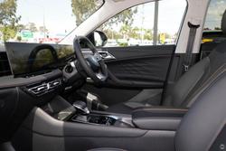 2024 MG HS Essence AS33 MY24.5 Pearl White