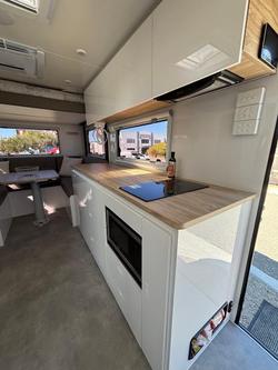 2025 Royal Flair Razor Xt