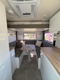 2025 Royal Flair Razor Xt