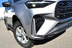 2025 Isuzu
MU-X LS-M