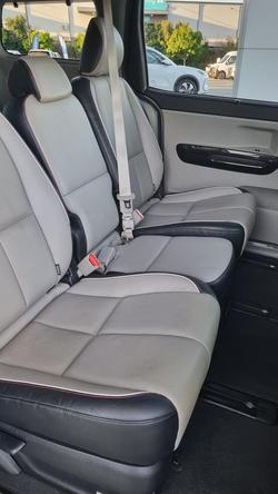 2019 Kia
                Carnival Platinum