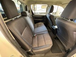 2015 Toyota
Hilux SR