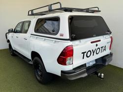 2015 Toyota
Hilux SR