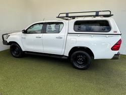 2015 Toyota
Hilux SR