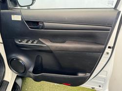 2015 Toyota
Hilux SR