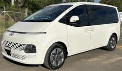 2024 Hyundai
STARIA Elite
