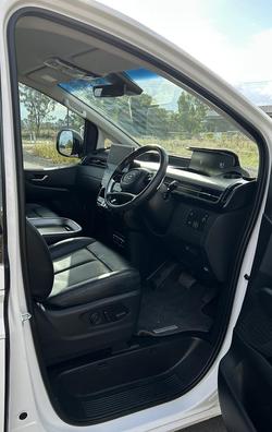 2024 Hyundai
STARIA Elite