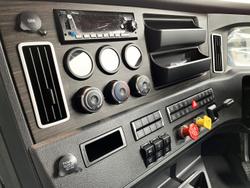 2024 Freightliner Cascadia 126 White