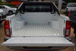 2025 Mitsubishi
Triton GLX-R