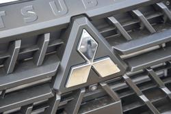 2025 Mitsubishi
Triton GLX-R