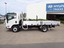 2019 ISUZU NPR 45-155 WHITE