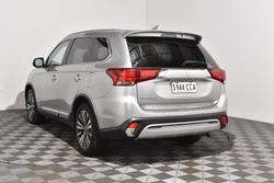 2019 Mitsubishi
                Outlander LS