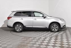2019 Mitsubishi
                Outlander LS