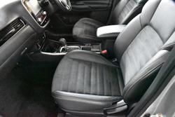 2019 Mitsubishi
                Outlander LS