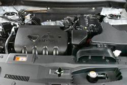 2019 Mitsubishi
                Outlander LS