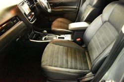 2019 Mitsubishi
                Outlander LS