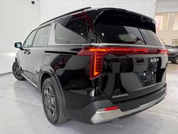 2024 Kia Carnival GT-Line HEV