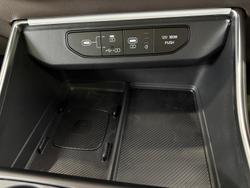 2024 Kia Carnival GT-Line HEV