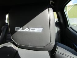 2025 Isuzu
D-MAX BLADE