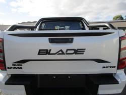 2025 Isuzu
D-MAX BLADE