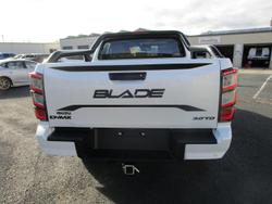 2025 Isuzu
D-MAX BLADE