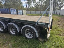 2005 Southern Cross 41 Foot Flat Deck Green